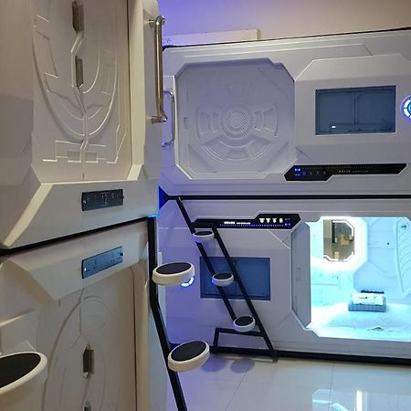Apollo Capsule Hotel Ende Luaran gambar