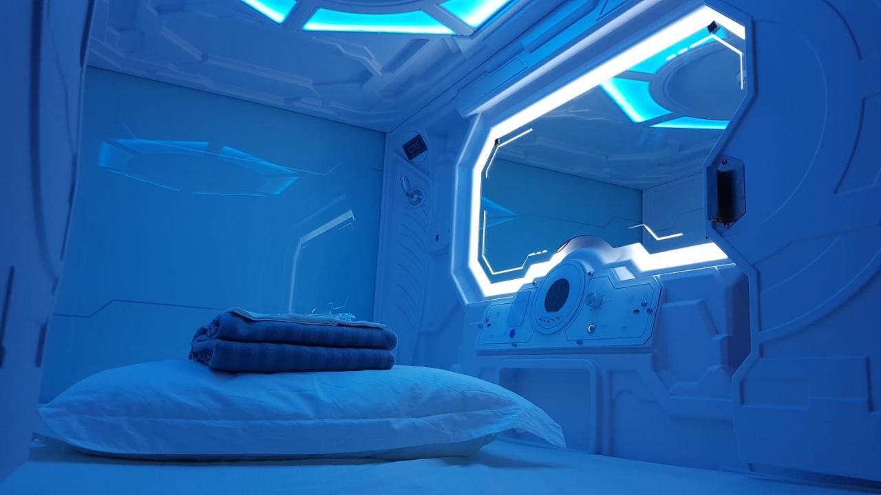 Apollo Capsule Hotel Ende Luaran gambar