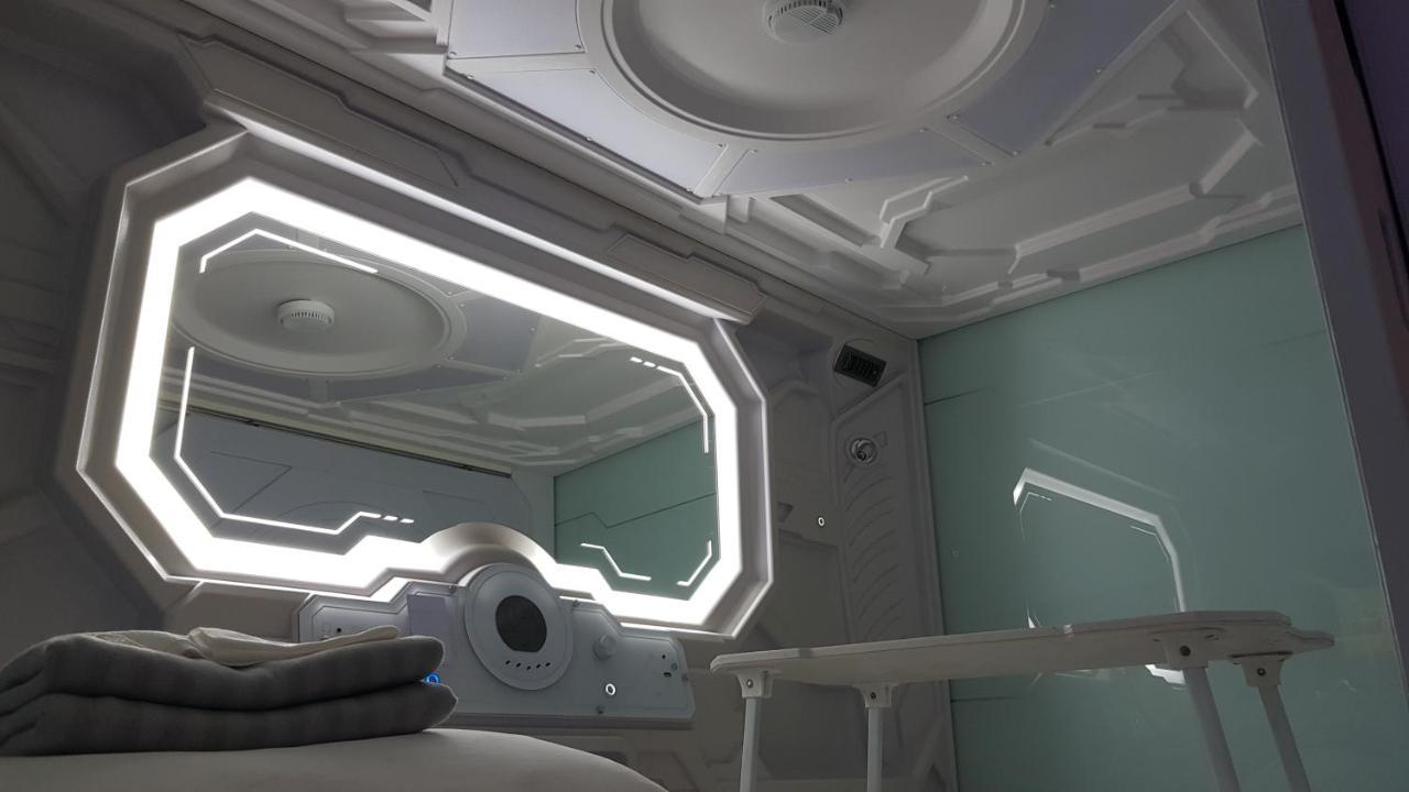 Apollo Capsule Hotel Ende Luaran gambar